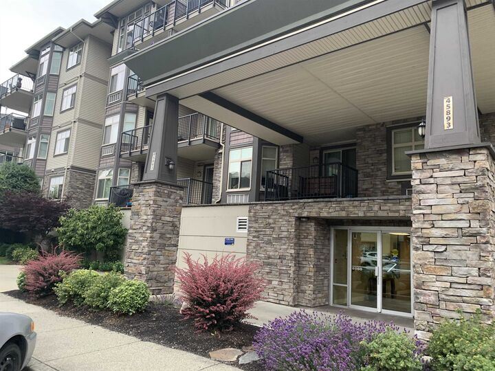 45893 Chesterfield Avenue 407 — photo 1