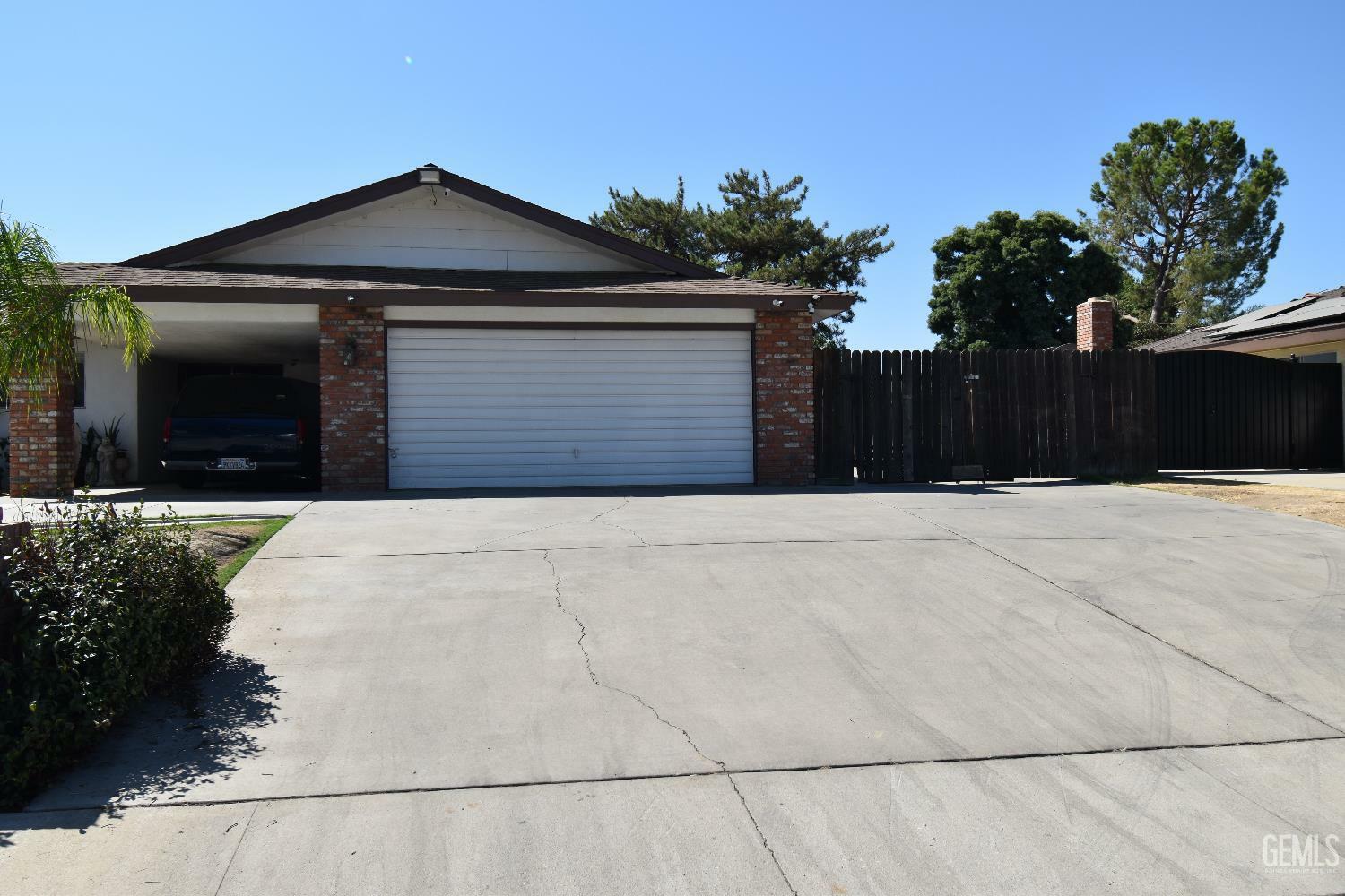 2304 Bladen Street  Bakersfield CA 93309 photo