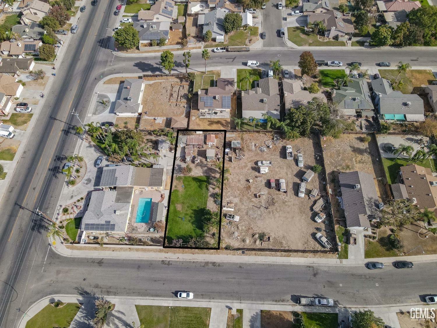 Property Photo: 5712 Osborne Street CA 93307