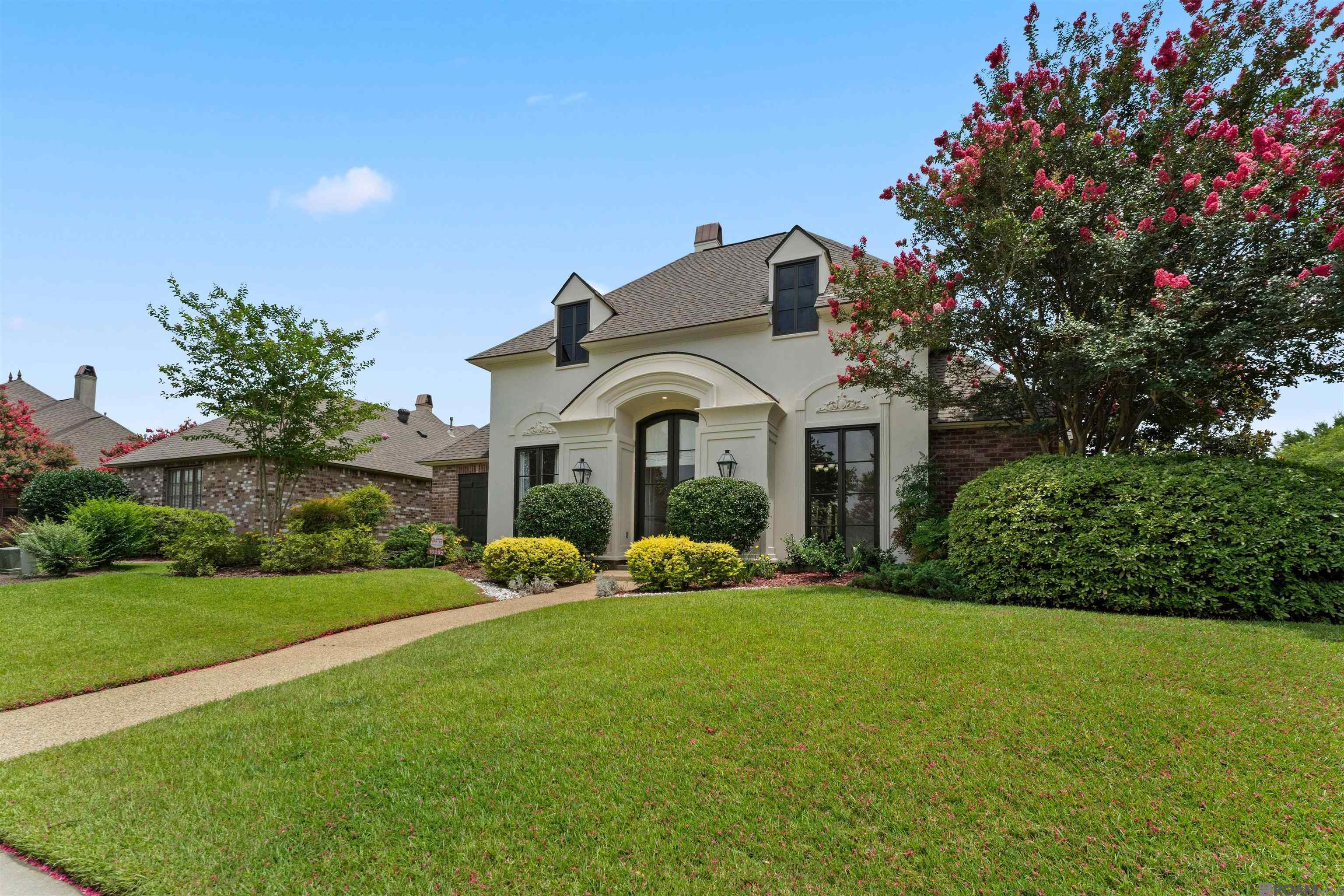 Property Photo: 10202 Chestnut Oak Dr LA 70809