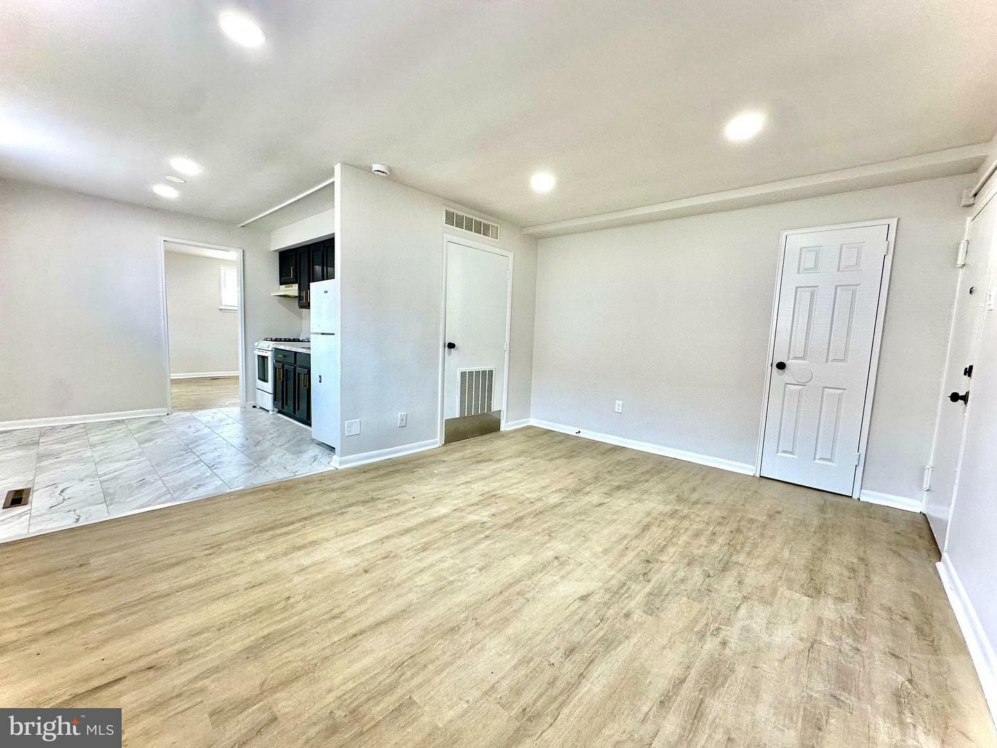 Property Photo:  4411 Sheffield Avenue 4411-6  PA 19136 