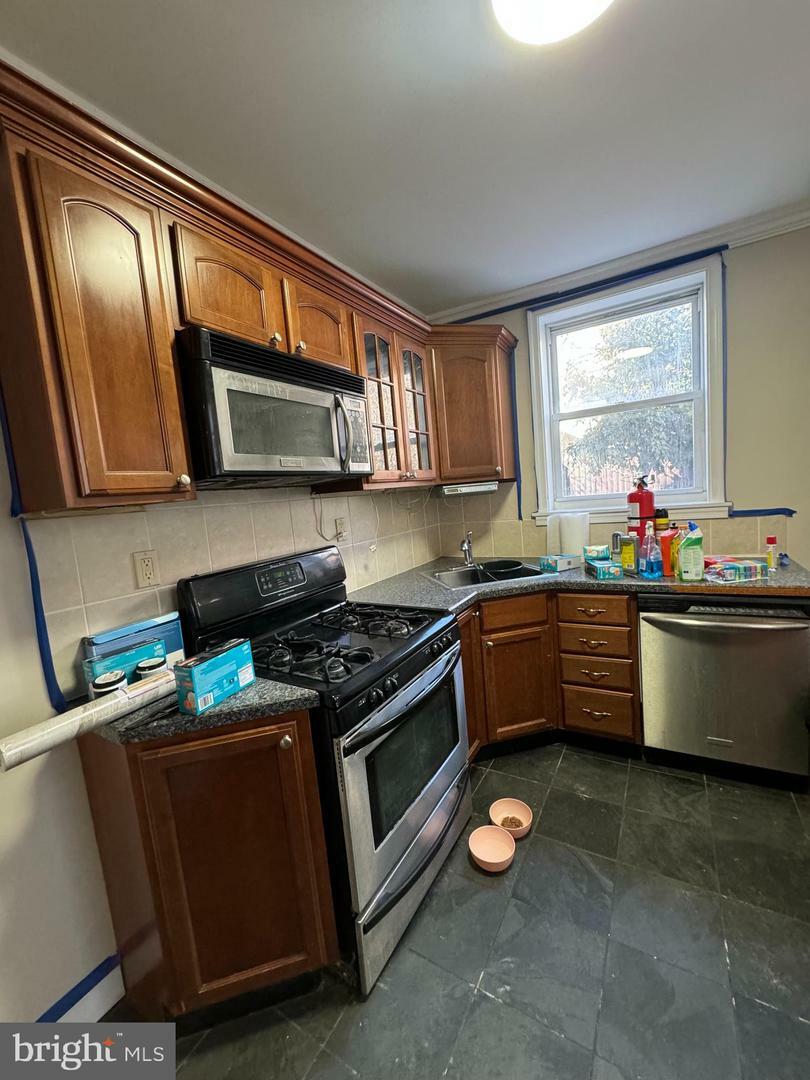 Property Photo:  930 N Randolph Street  PA 19123 