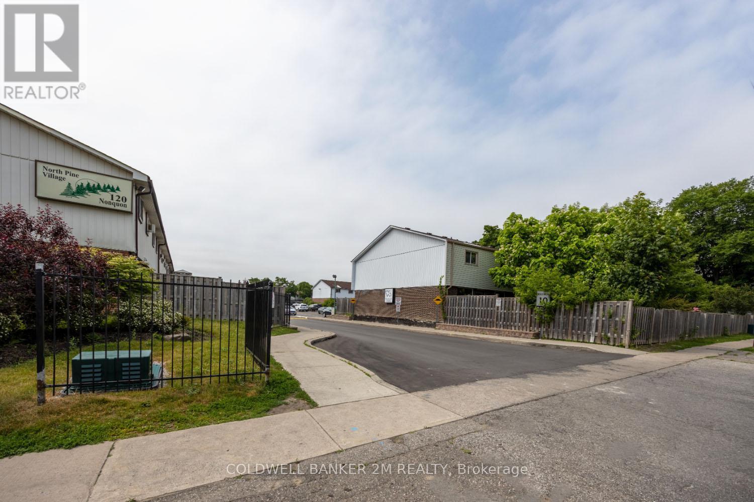 Photo de la propriété: 120 Nonquon Road 180 ON L1G 7E6