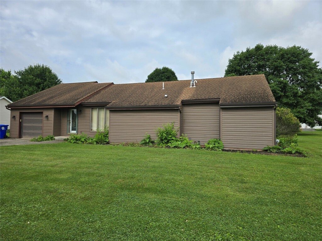 Property Photo: 204 Stonehaven Drive PA 16412