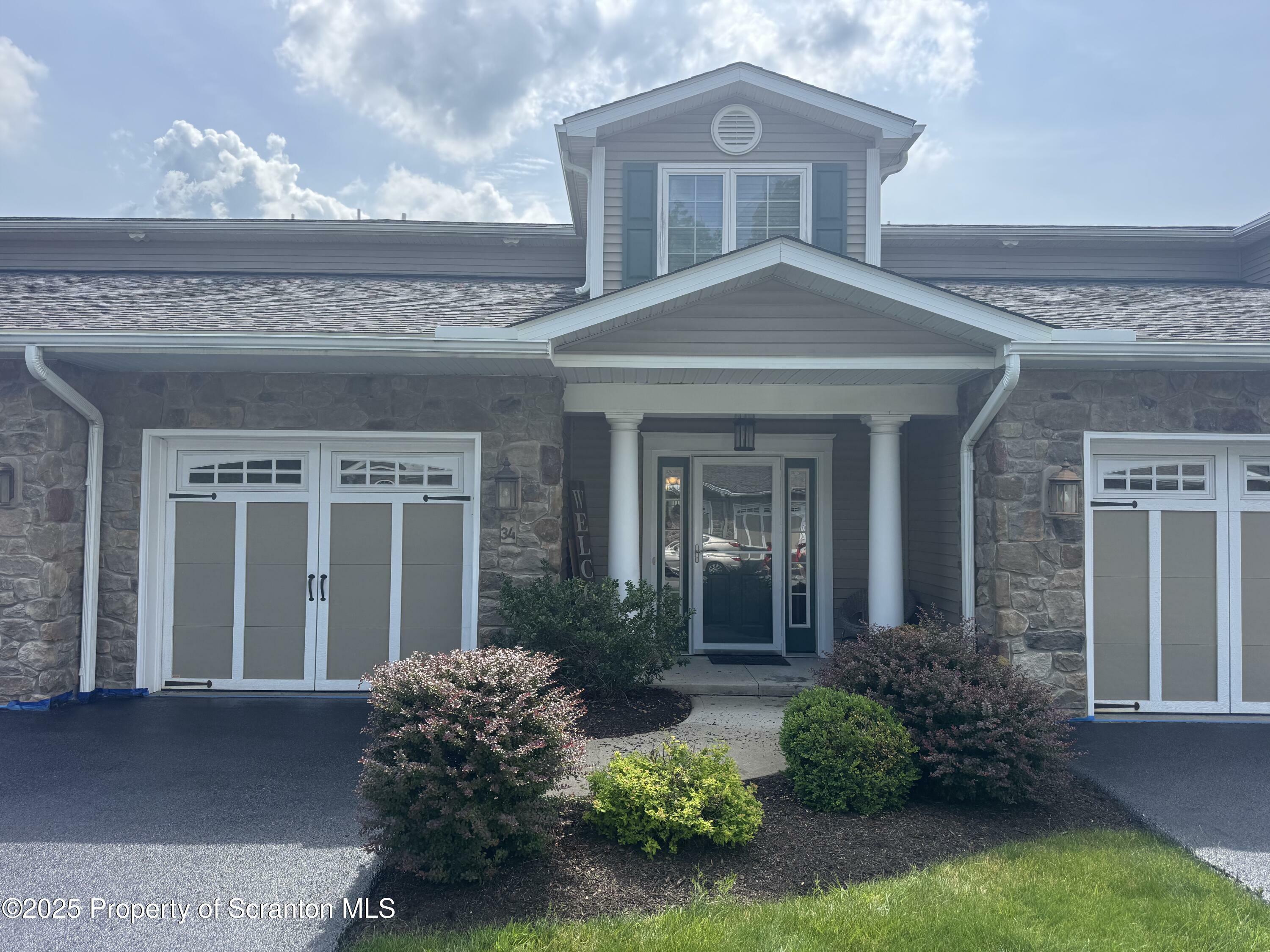 34 Wyndham Road  South Abington Twp PA 18411 photo