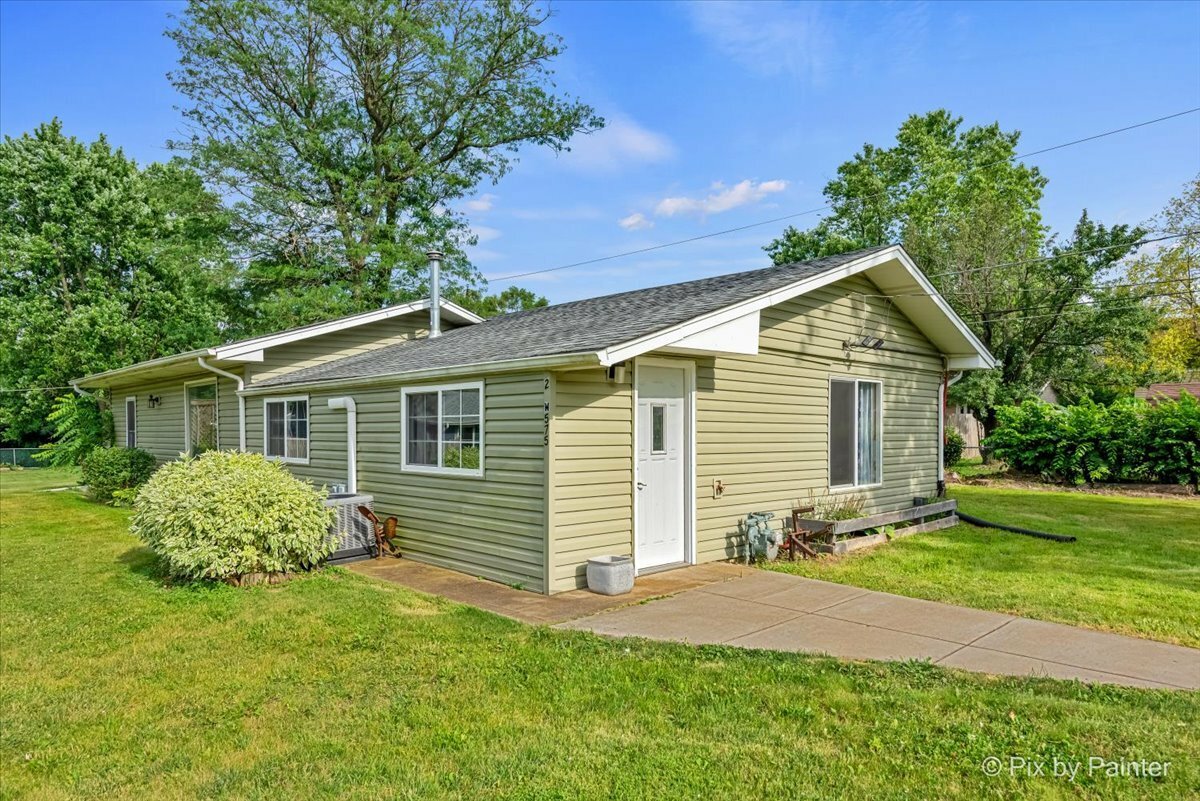 Property Photo: 28W575 Lester Street IL 60185