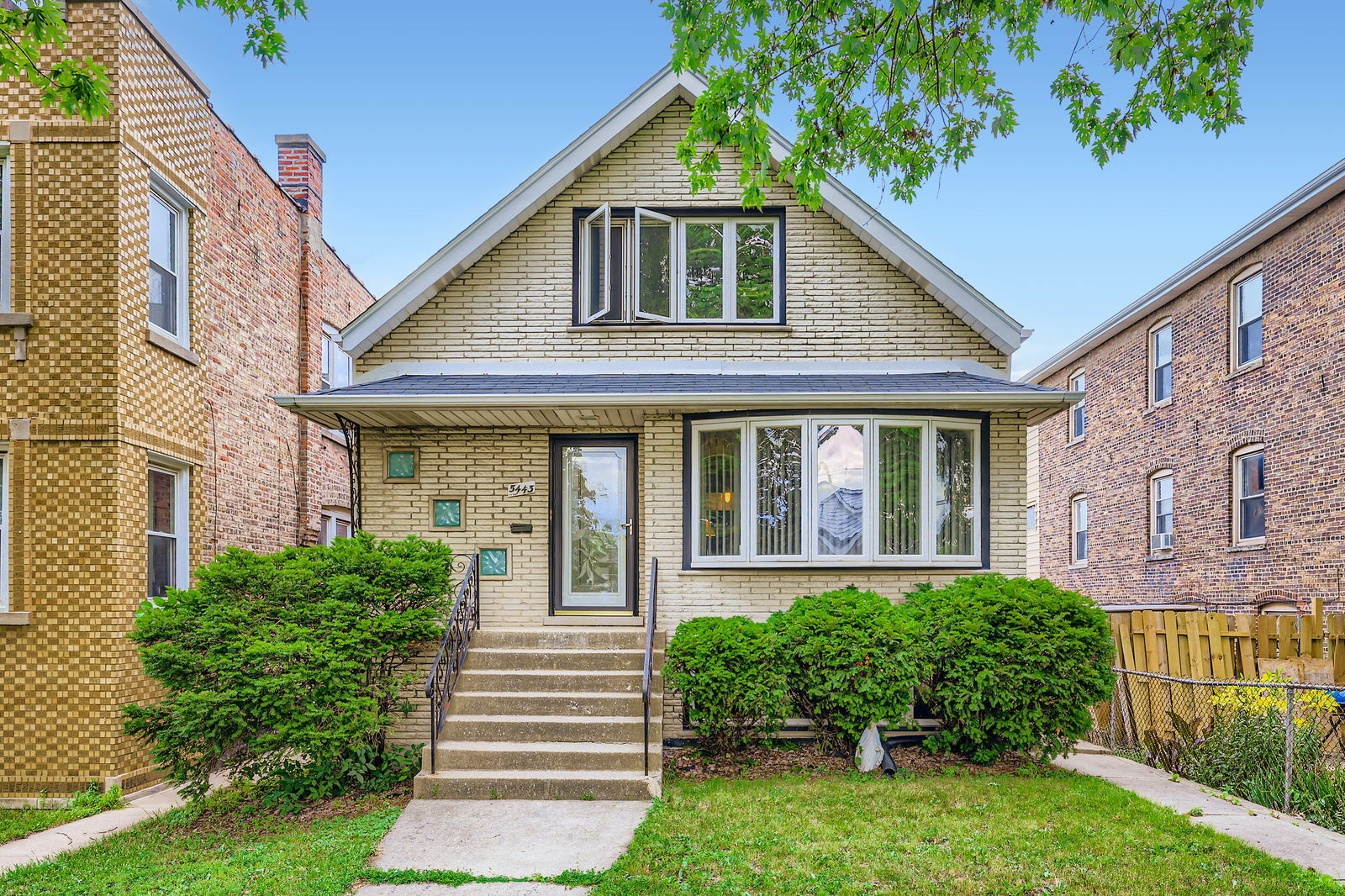 Property Photo: 5443 S Nottingham Avenue IL 60638