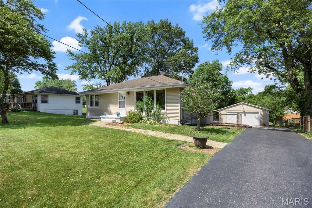 Property Photo: 409 Edgewood Drive IL 62223