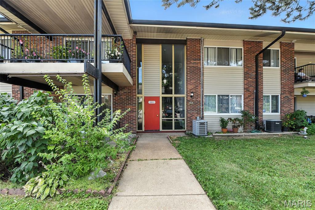 10069 N Bunker Hill Drive A  St Louis MO 63123 photo