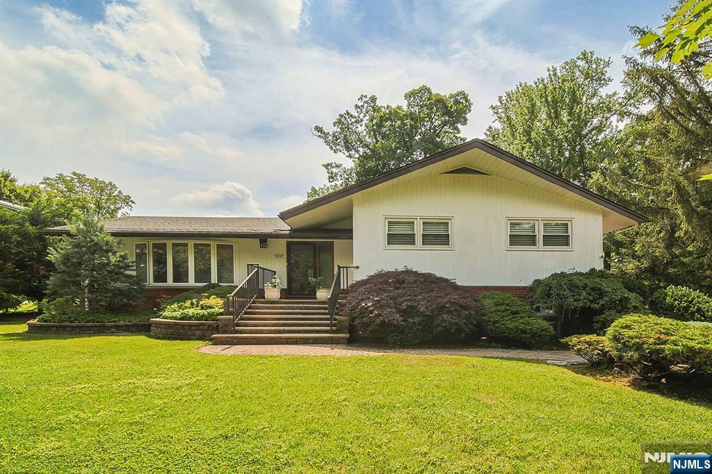 315 Castle Drive  Englewood Cliffs NJ 07632 photo