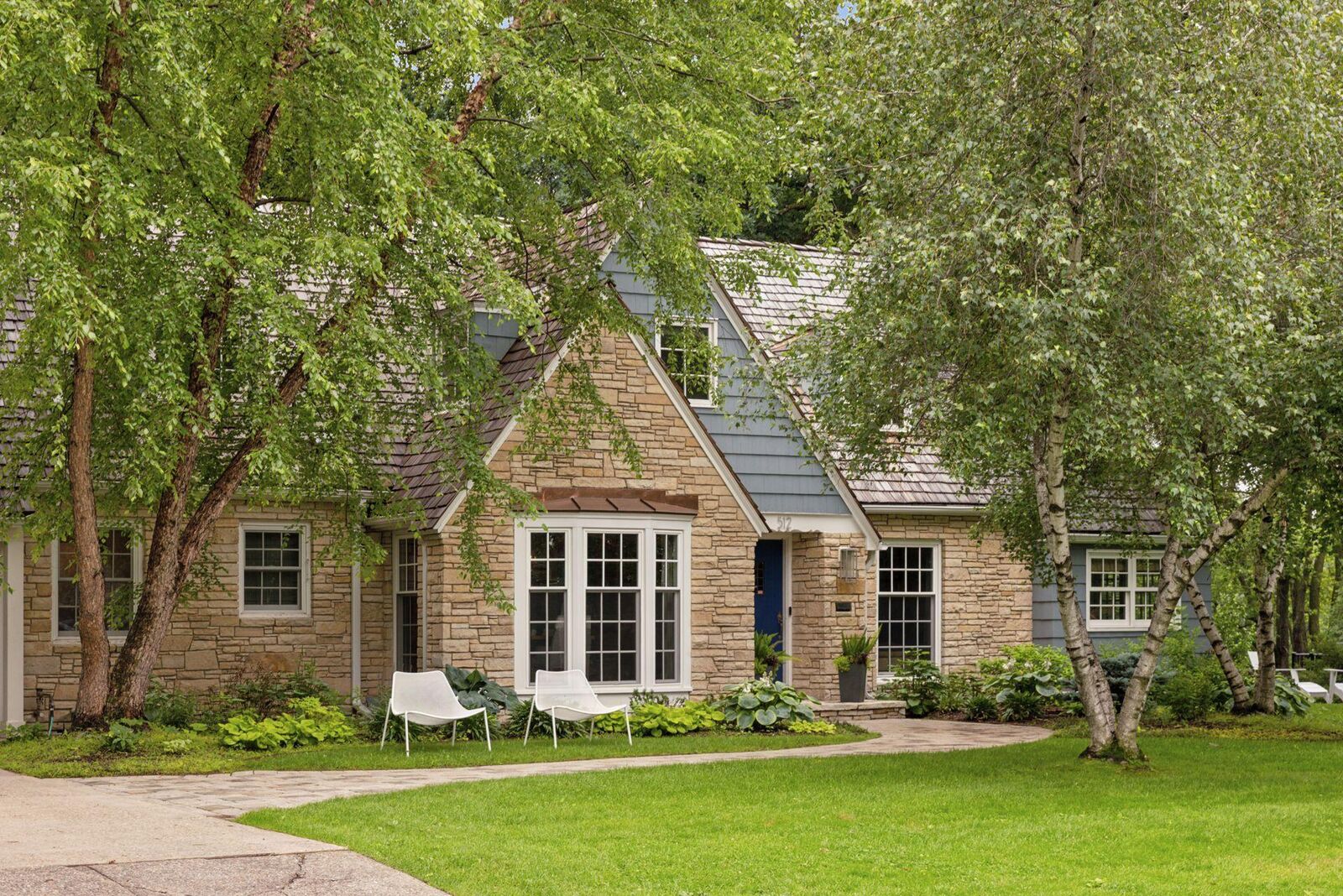 Property Photo:  512 Janalyn Circle  MN 55416 