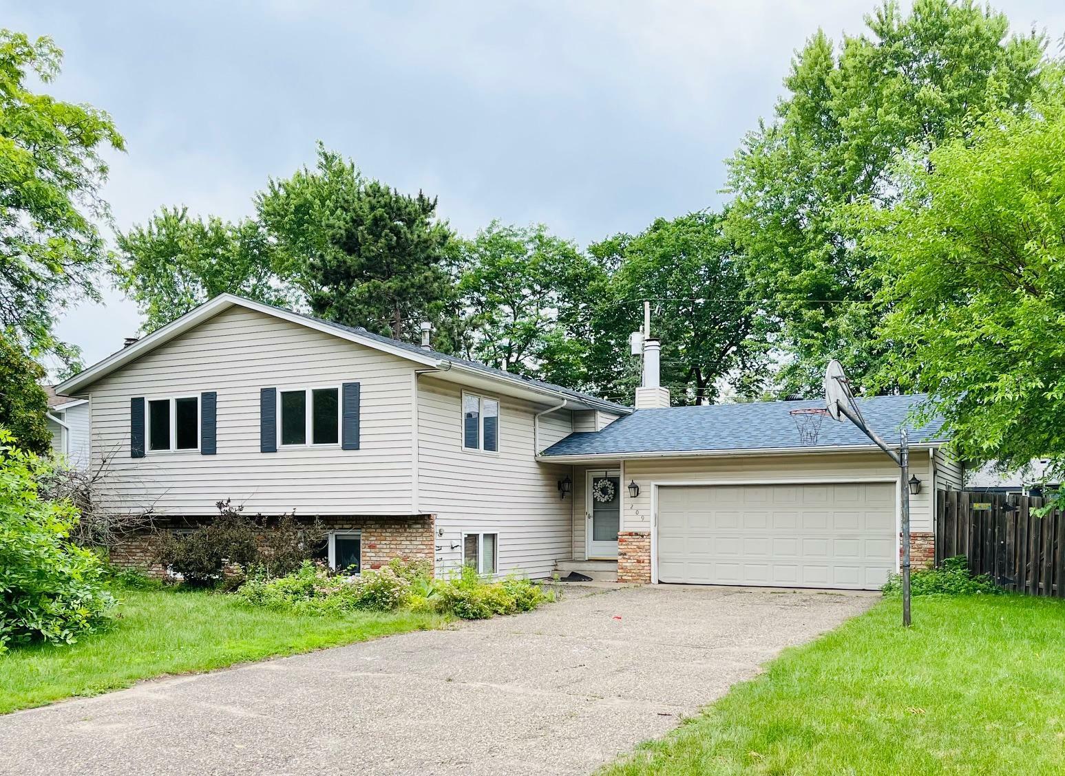Property Photo:  209 Dennison Avenue  MN 55126 