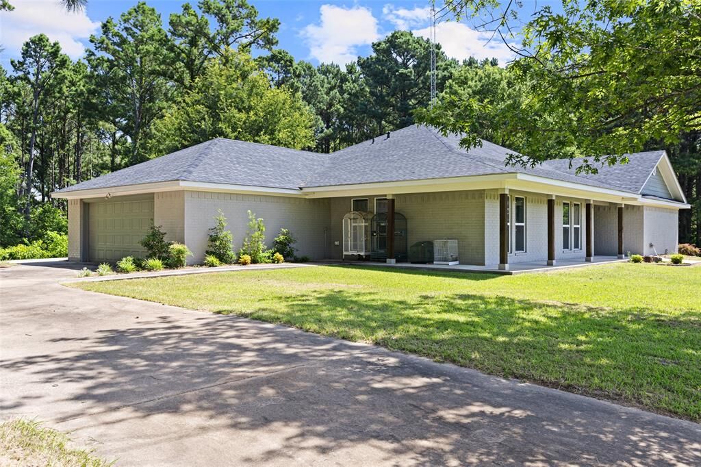 Property Photo:  4833 E Fm 852 E  TX 75494 