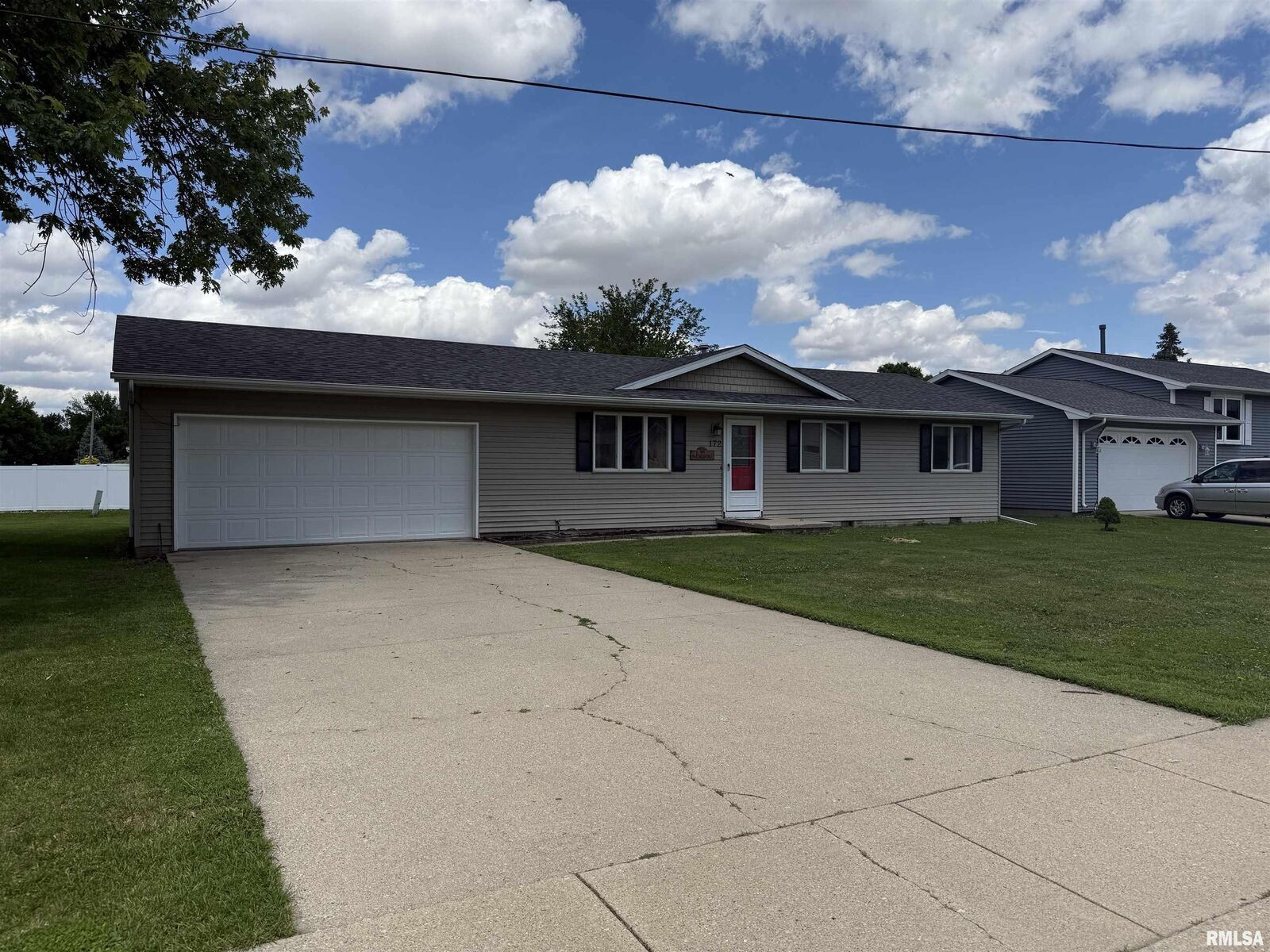 Property Photo:  172 E Meadow Lane  IA 52773 