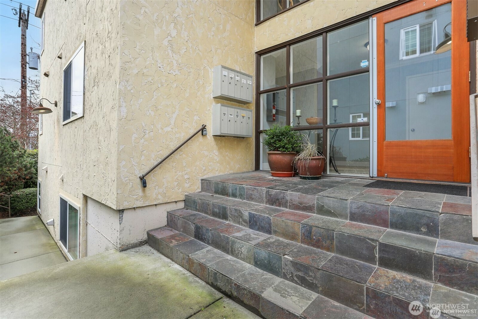 Property Photo:  3626  14th Avenue W 104  WA 98119 