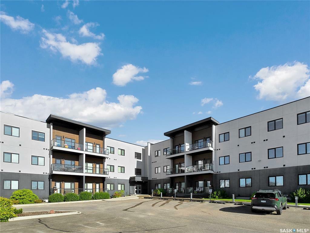 Property Photo:  545 Hassard Close 107  SK S7L 6V3 