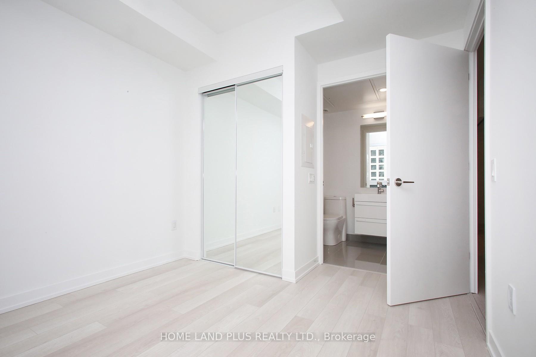 Property Photo:  39 Roehampton Avenue 3101  ON M4P 1P9 