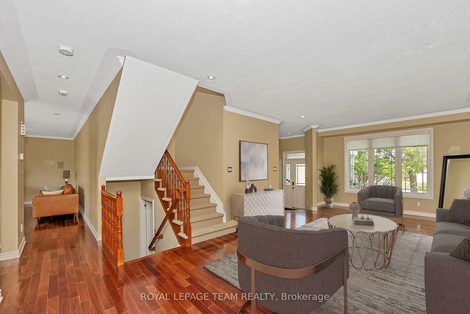 Photo de la propriété:  120 Tapestry Drive  ON K2J 0H3 