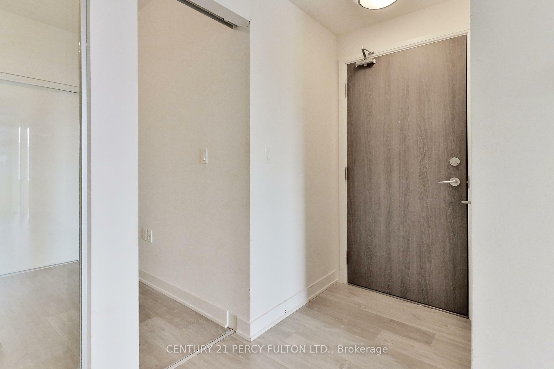 Property Photo: 576 Front Street W 1202 ON M5V 1C1