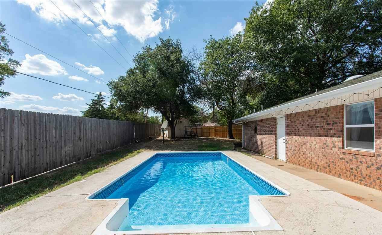 Property Photo:  8 Chanute Circle  TX 76306 