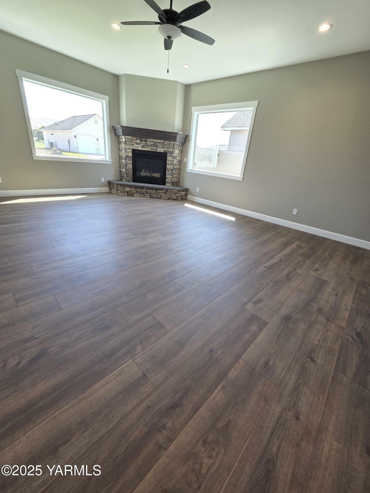 Property Photo:  4609 W Larch Ave  WA 98903 