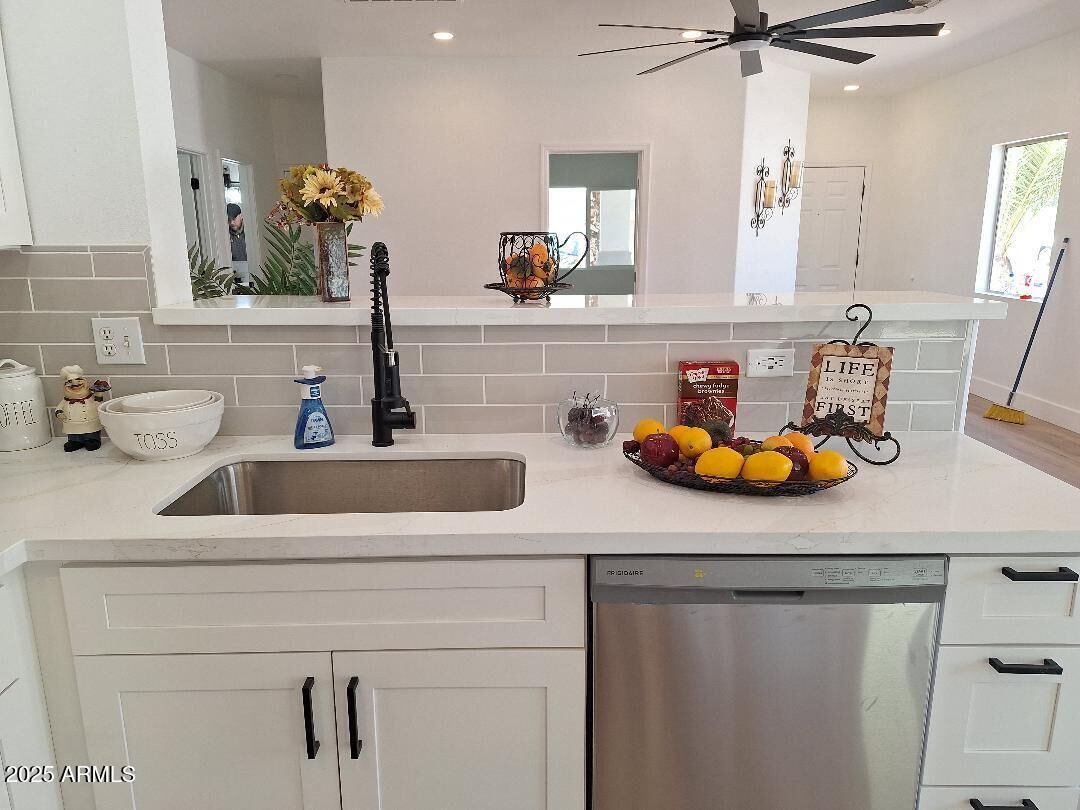 Property Photo: 1187 E Cowboy Cove Trail AZ 85143