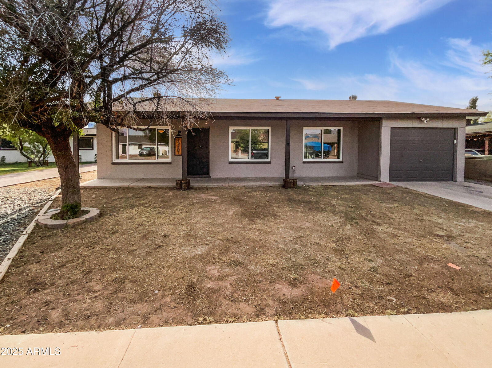 Property Photo: 15807 N 60th Avenue AZ 85306