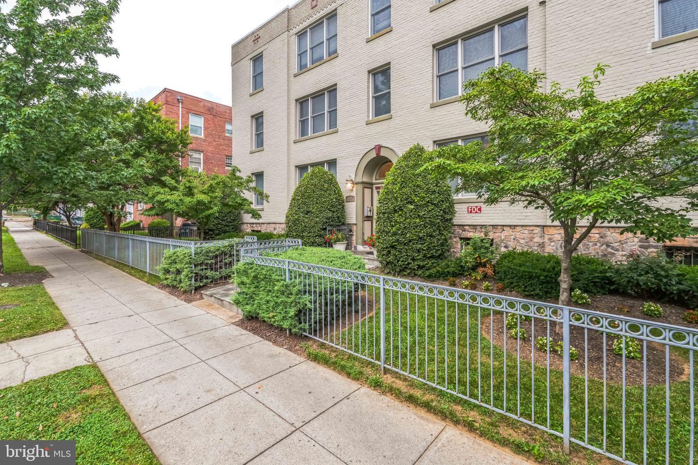 Property Photo:  5040 1st Street NW 301  DC 20011 