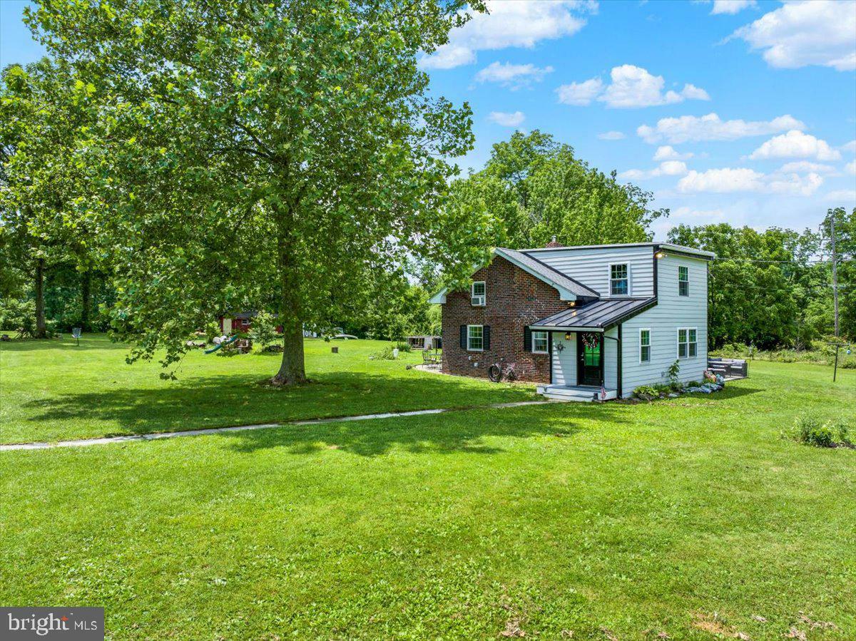 Property Photo:  242 Snyder Road  PA 19547 