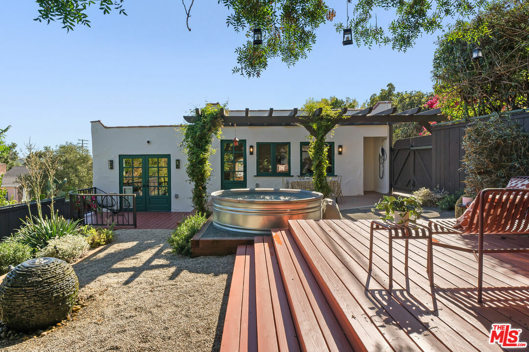 Property Photo: 6132 Mount Angelus Dr CA 90042