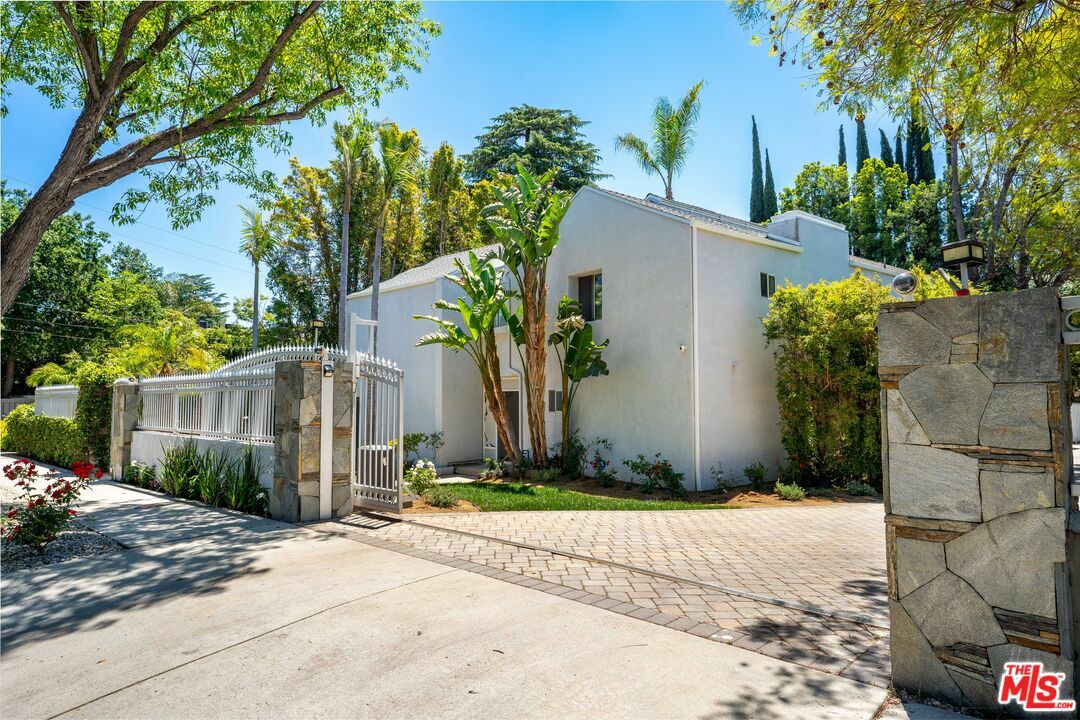 Property Photo: 23246 Canzonet St CA 91367