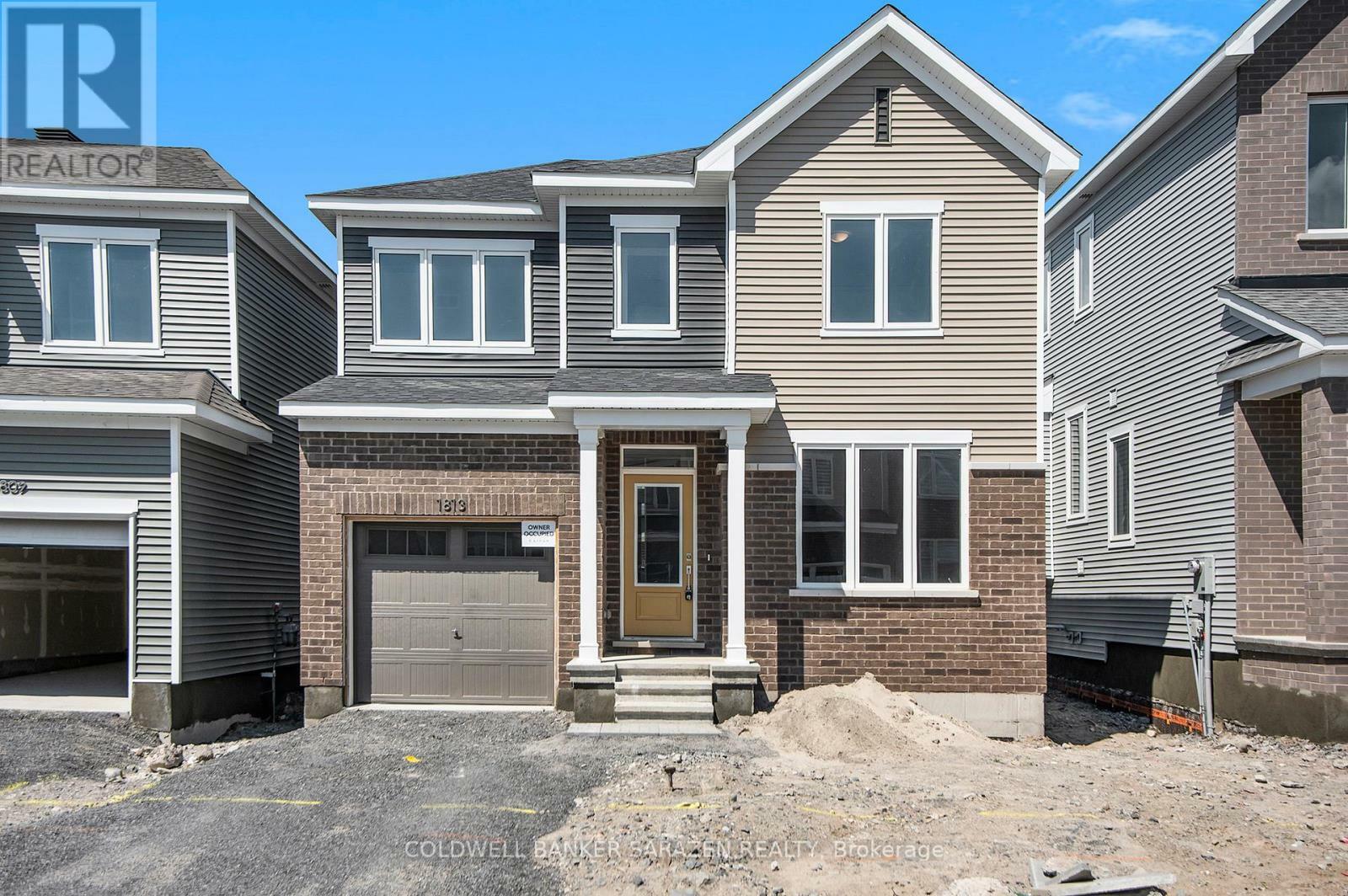Property Photo:  1813 Haiku Street  ON K2J 6H3 