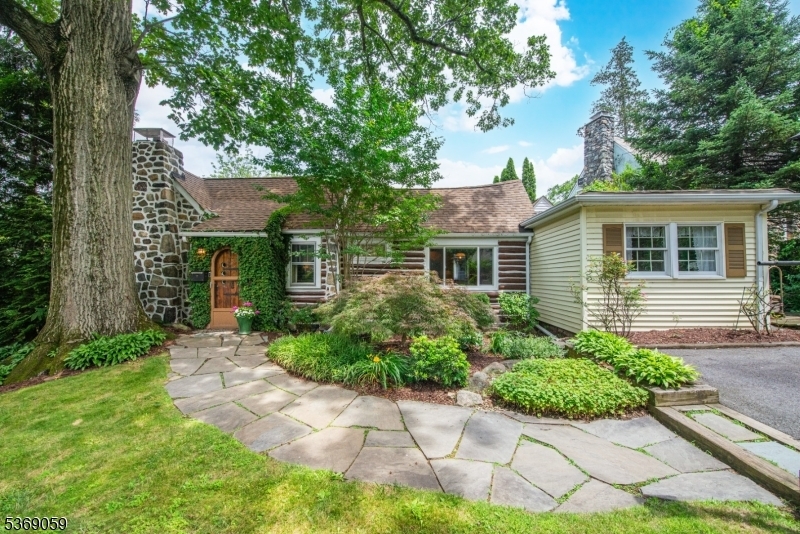Property Photo: 18 Mosswood Trl NJ 07834