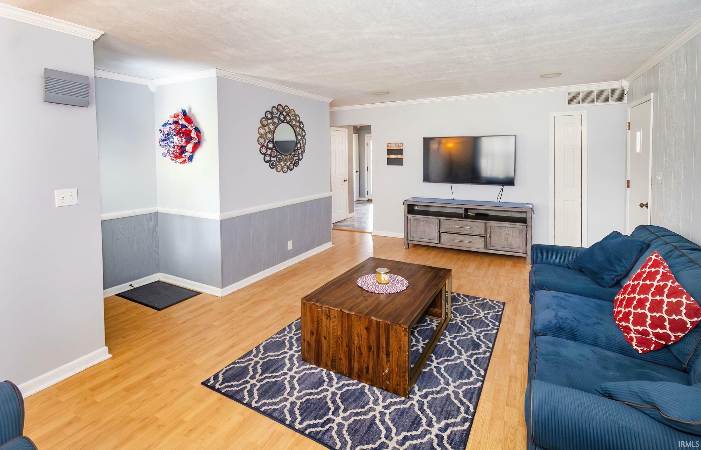 Property Photo:  825 Harmon Court  IN 47711 