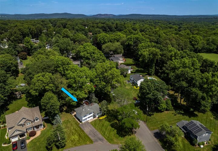 Property Photo:  32 Stratford Place  NY 10956 