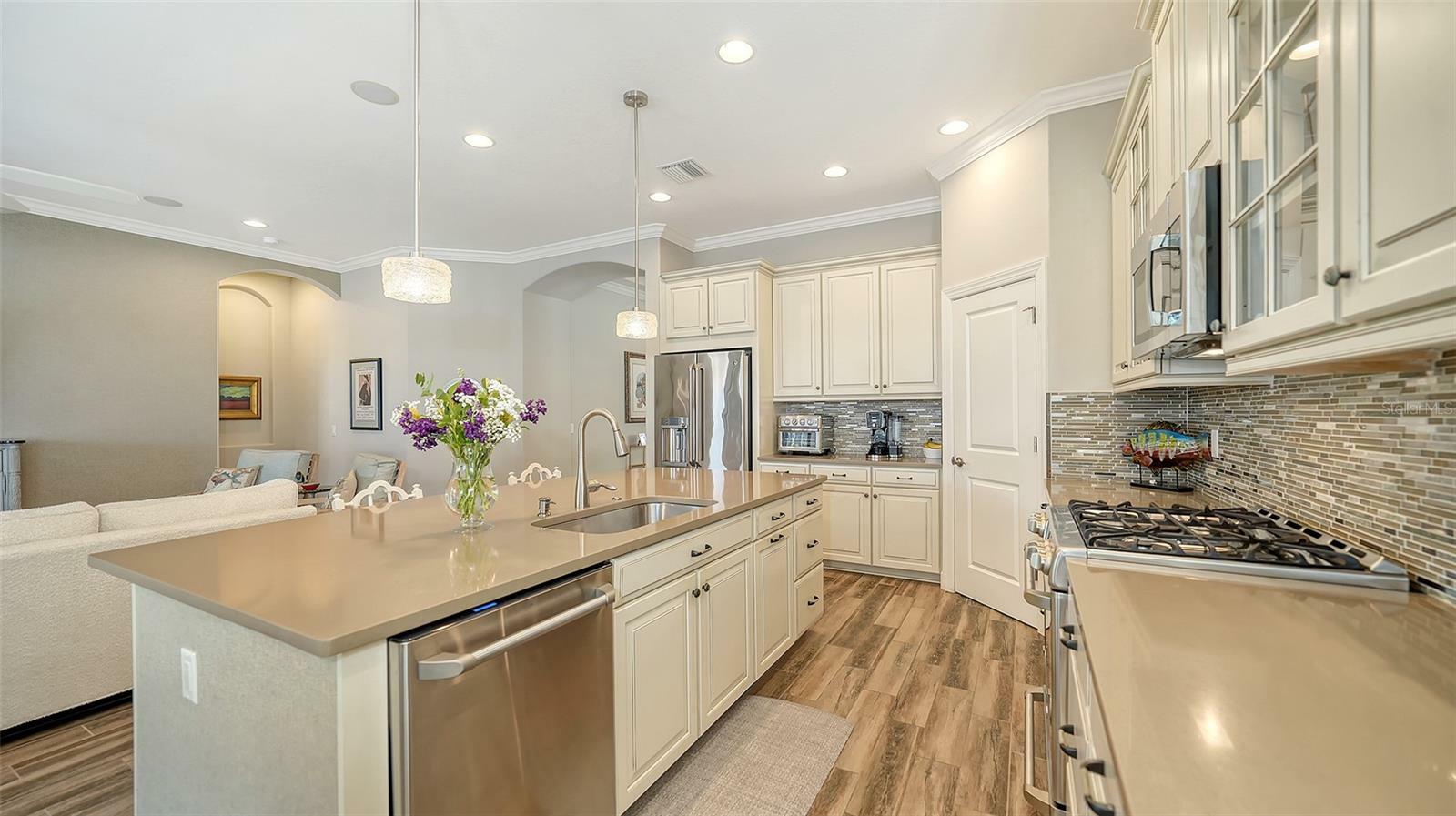 Property Photo: 5234 Napoli Run FL 34211