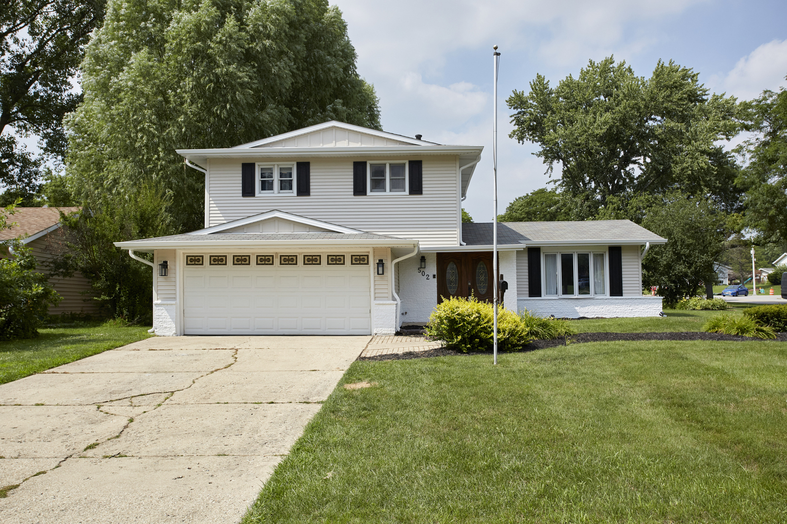 Property Photo: 502 Hingham Lane IL 60193
