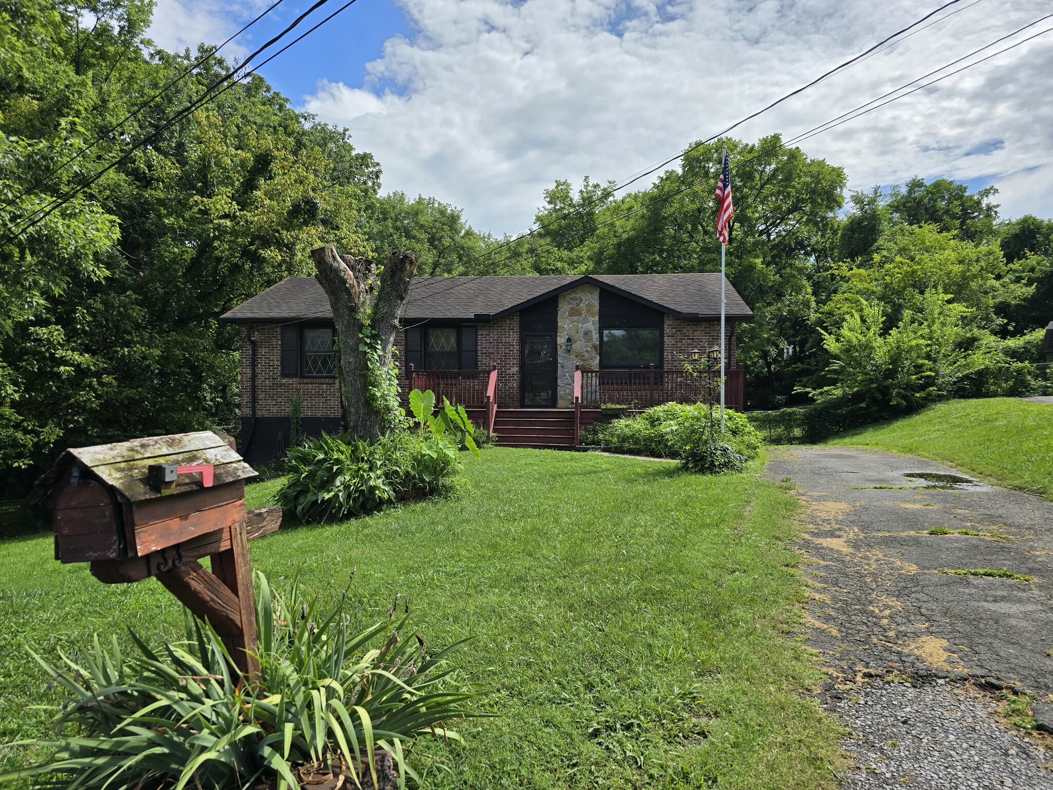 Property Photo: 133 Cherokee Ct TN 37013