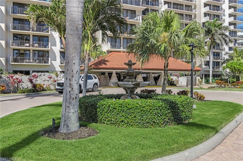 Property Photo:  180 Seaview Ct 612  FL 34145 