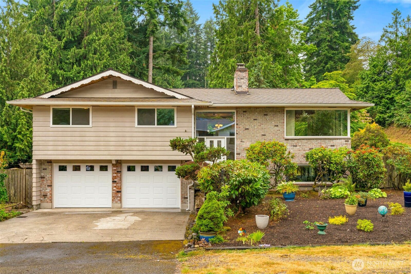 Property Photo: 9526 235th Street SW WA 98020