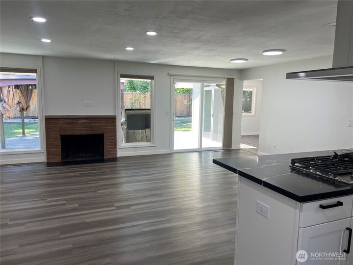 Property Photo:  15667 SE 24th Street  WA 98008 