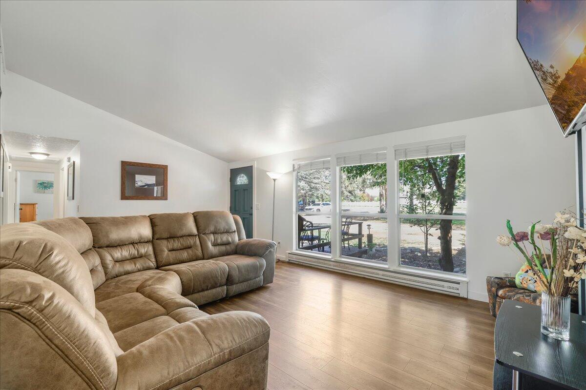 Property Photo: 169 S Hiawatha Dr ID 83333