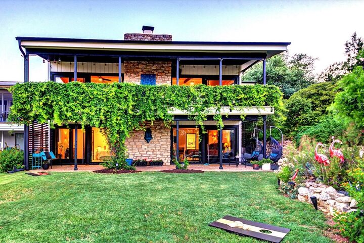 Property Photo:  402 Seawind Street  TX 78734 