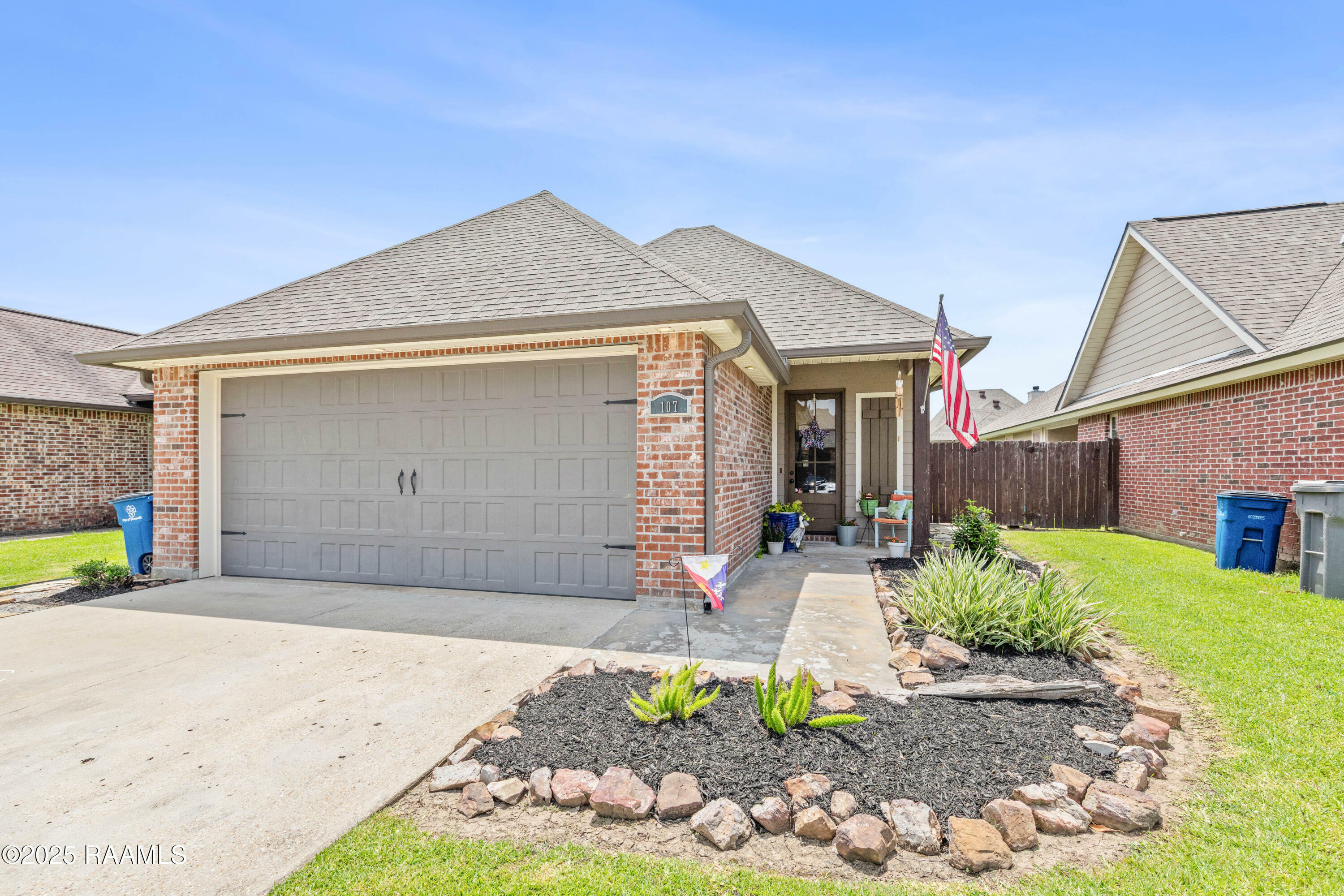 Property Photo: 107 Canton Court LA 70592