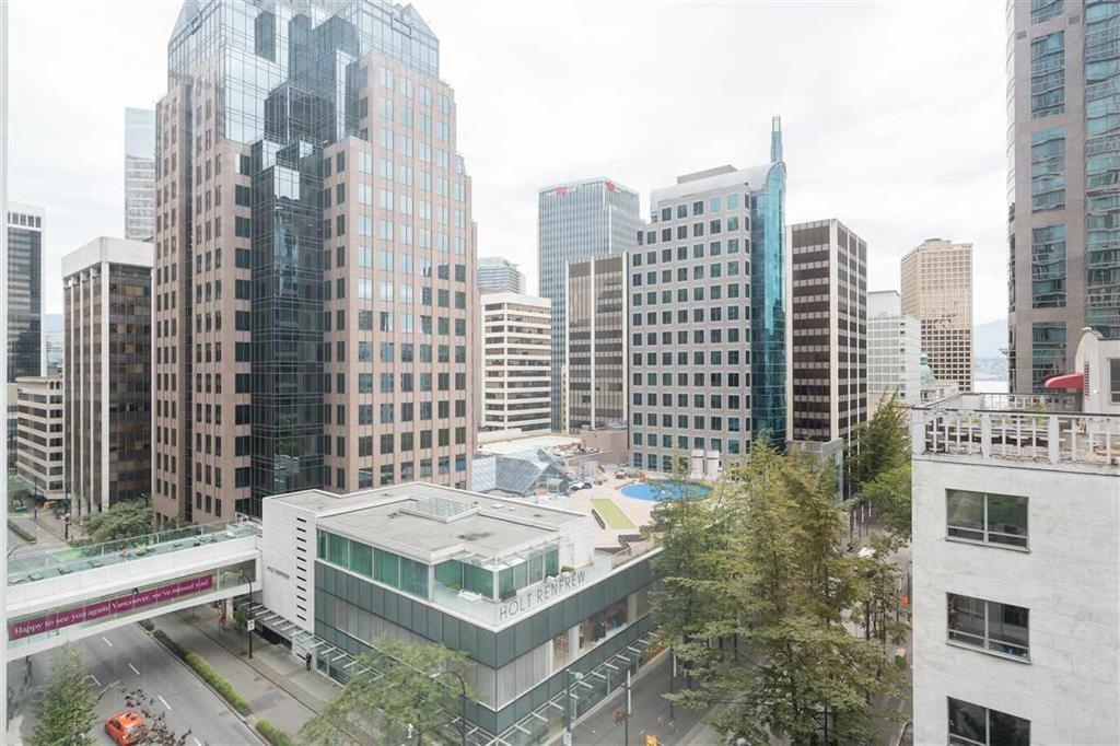 Property Photo: 610 Granville Street 807 BC V6C 3T3