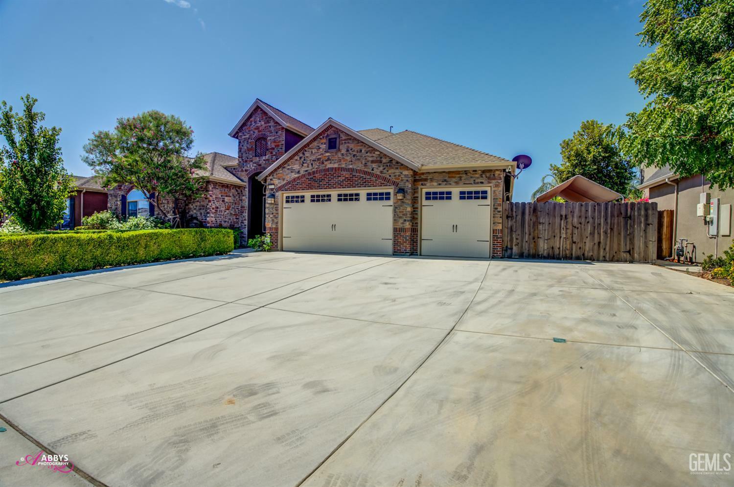 Property Photo: 9313 Rancho Viejo Drive CA 93314
