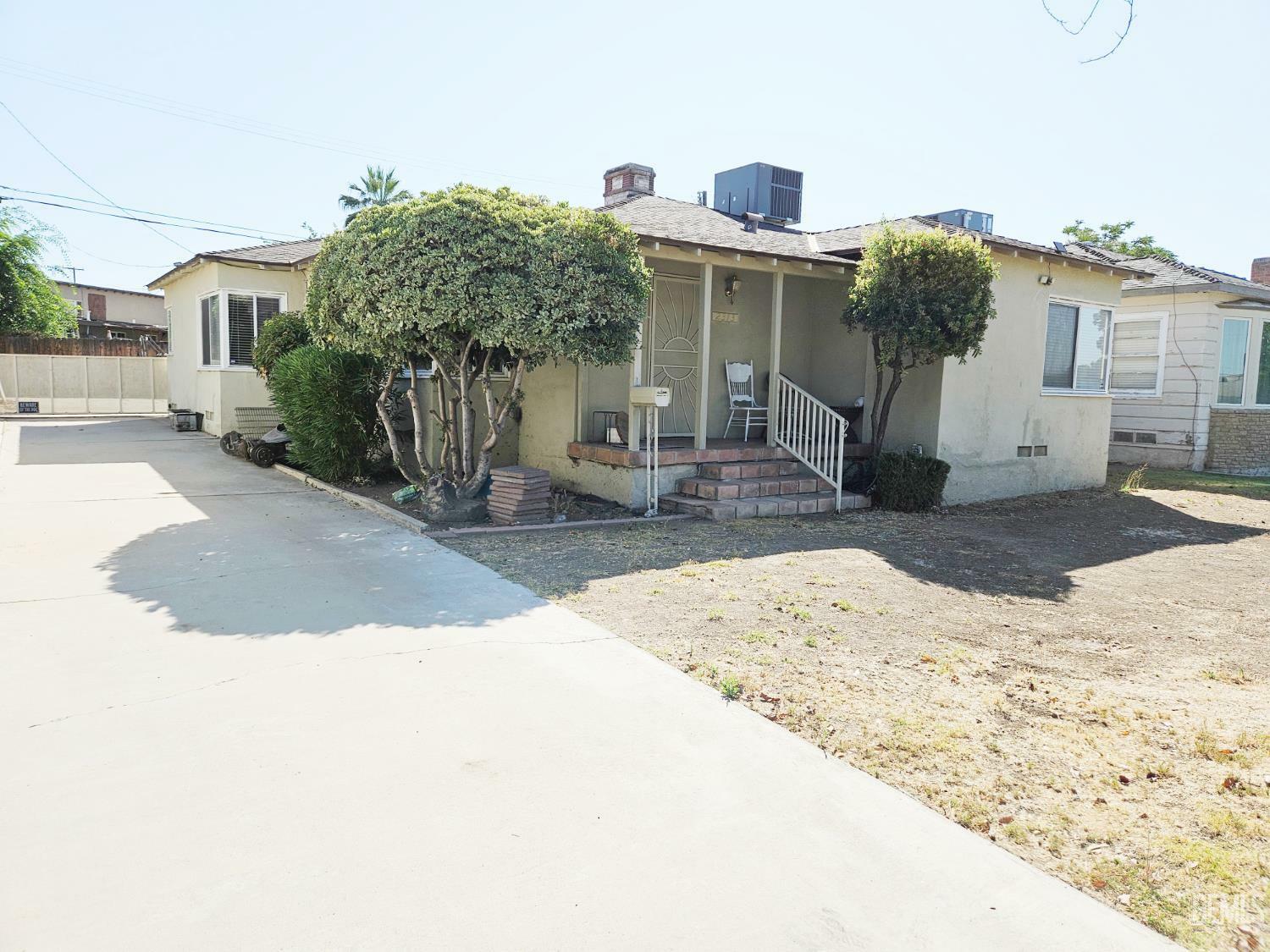 Property Photo: 2313 Alturas Drive CA 93305