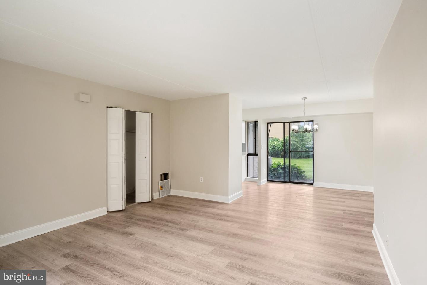 Property Photo: 31 Ashley Court NJ 08053