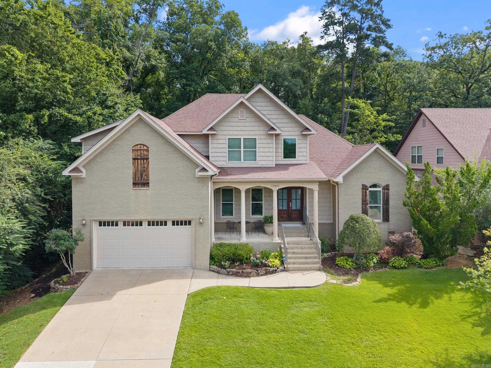 Property Photo: 13406 Foxfield Lane AR 72211