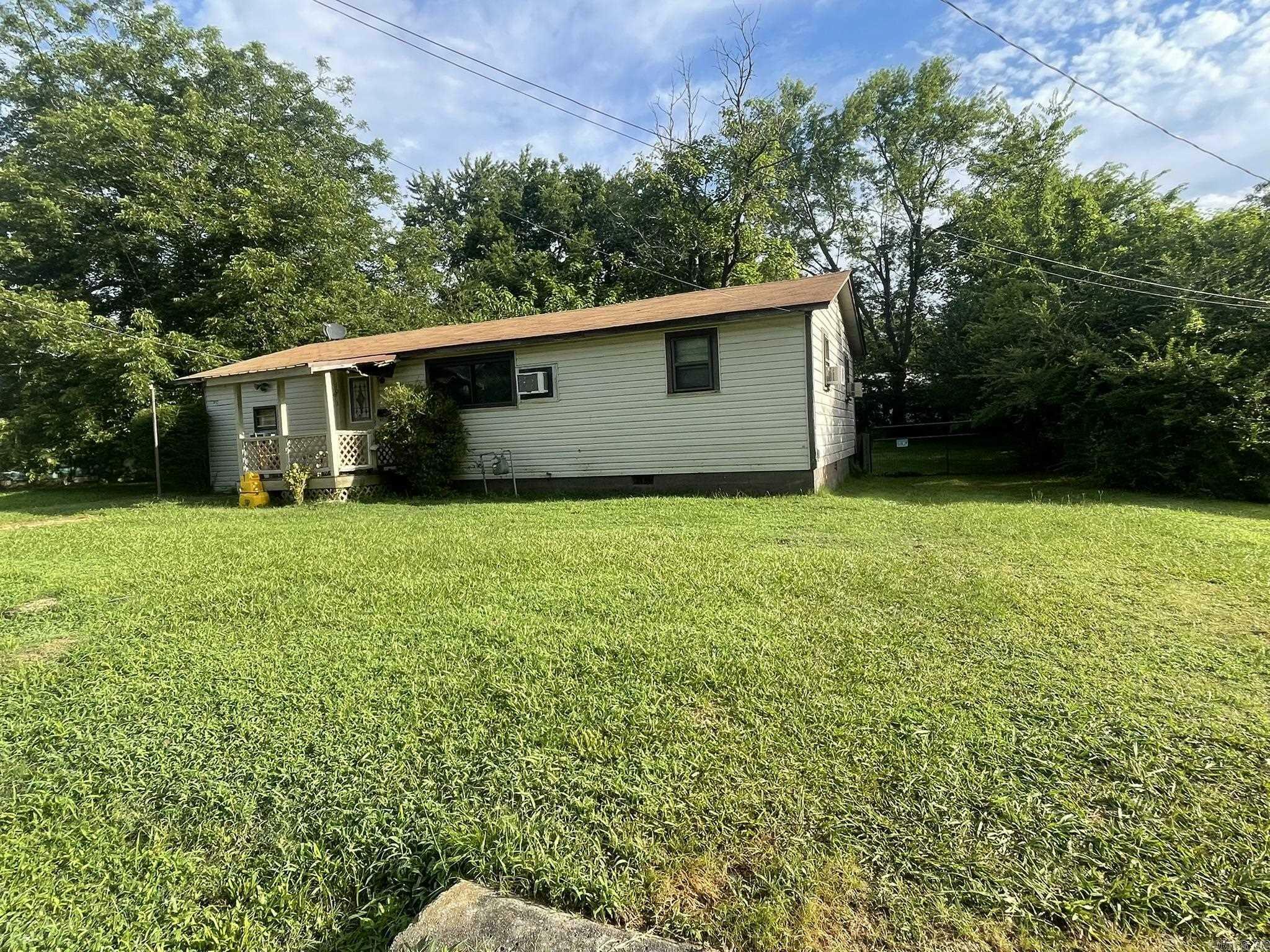 Property Photo: 1001 Marion Avenue AR 71953